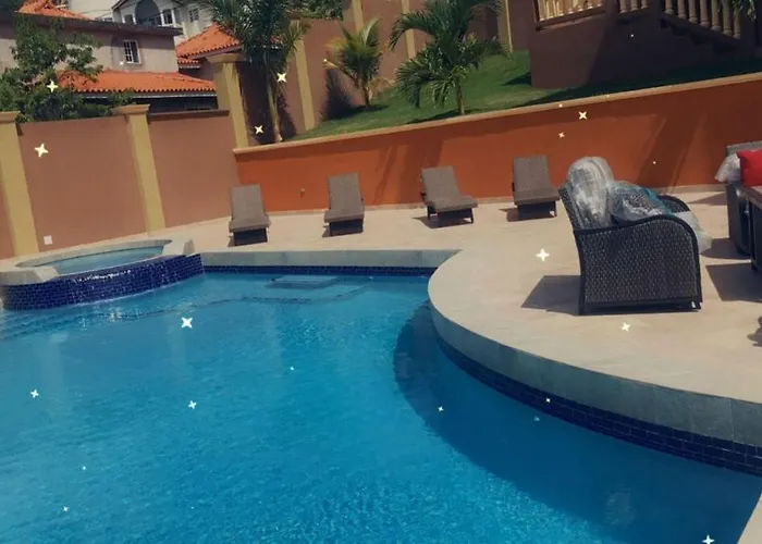 Private Oasis With Infinity Pool In * Montego Bay