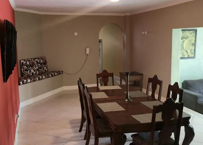 Private Oasis With Infinity Pool In Villa